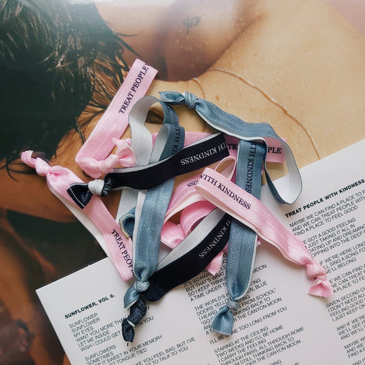 WRISTBAND Treat People With Kindness